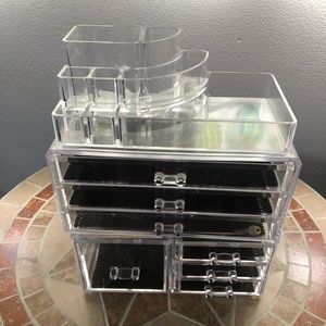 Makeup organizer